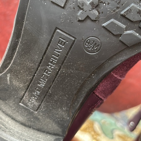 Isaac Mizrahi Live! Saran Genuine Suede Red Heeled Ankle Boots Buckle Booties - Picture 13 of 15